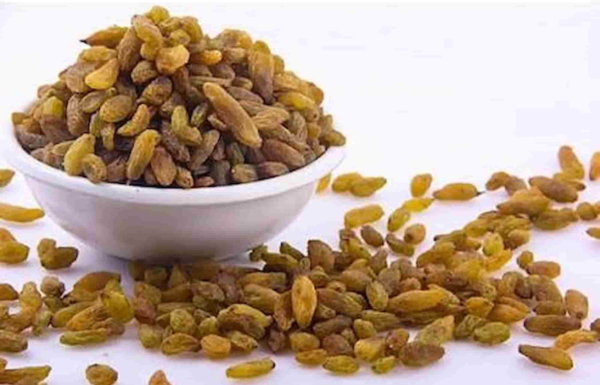 کشمش سبز آفتابی با رنگ طبیعی و دانه‌های سالم